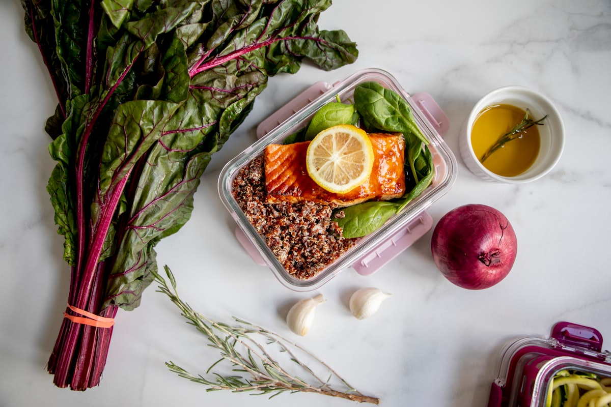 Protein-rich lunch bowls with balanced macronutrients