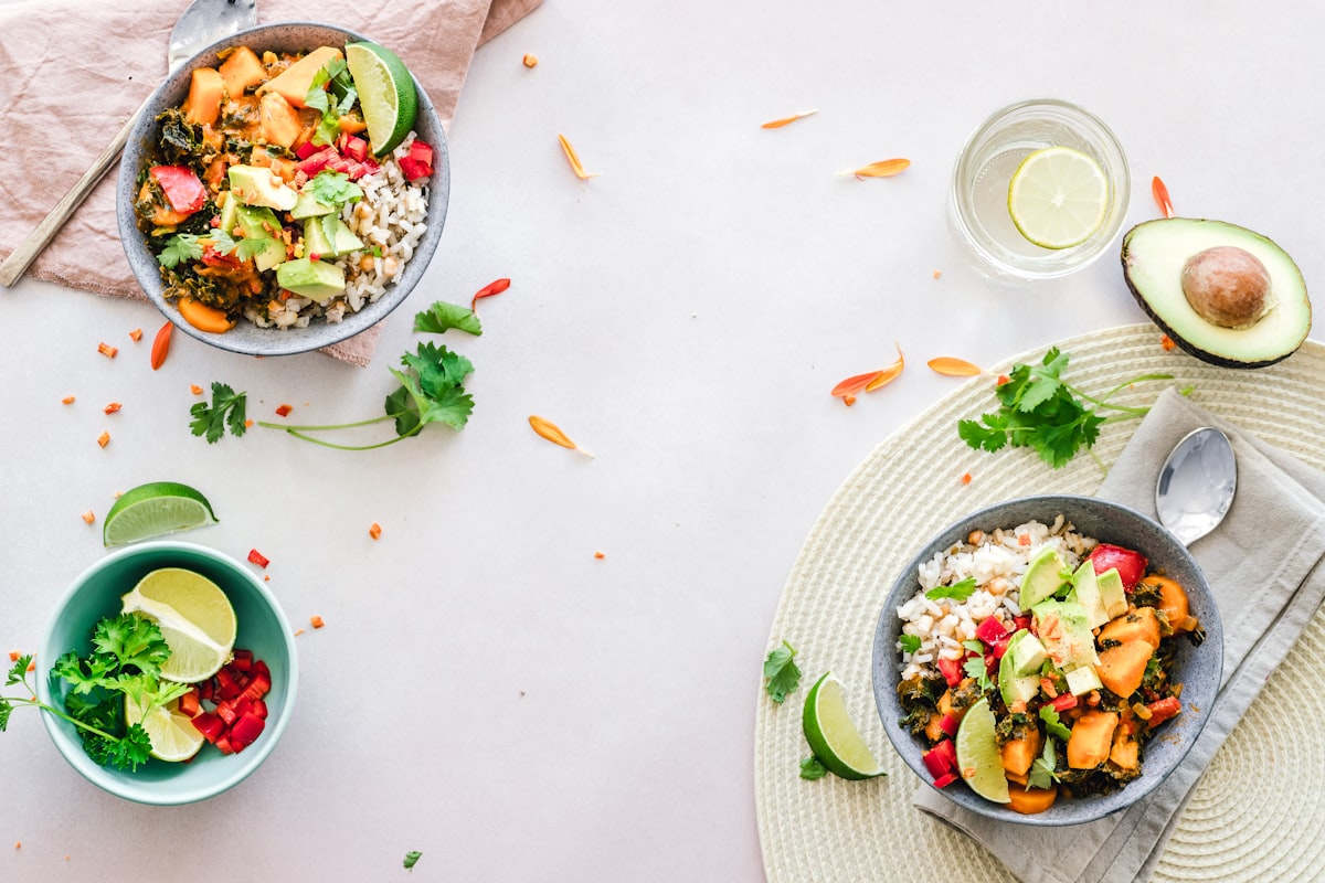 Guide to building balanced meals with proper macronutrient ratios